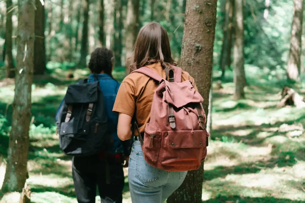 Sac à dos en été : sac allégé, chaleur et soleil