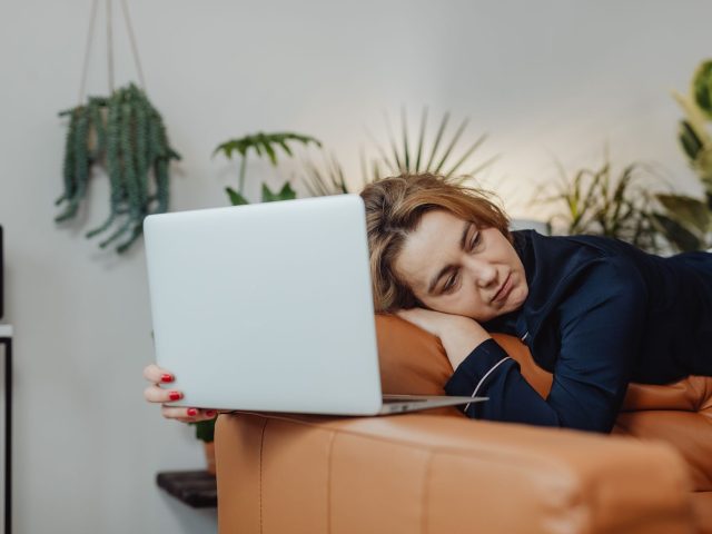 Comment le stress affecte-t-il notre sommeil ?