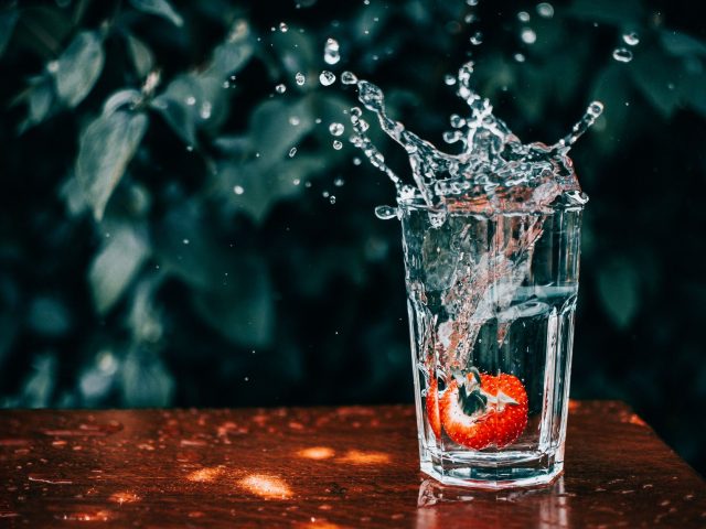 Comment bien s&rsquo;hydrater durant les périodes de chaleur ?