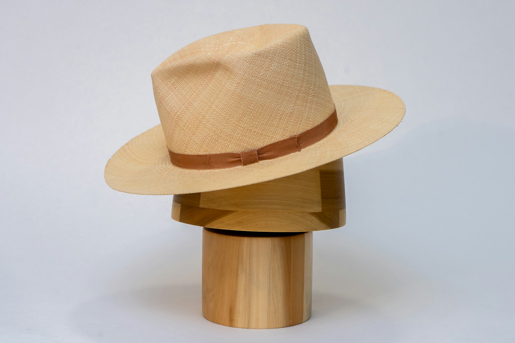 Chapeau panama en paille toquilla tissée à la main