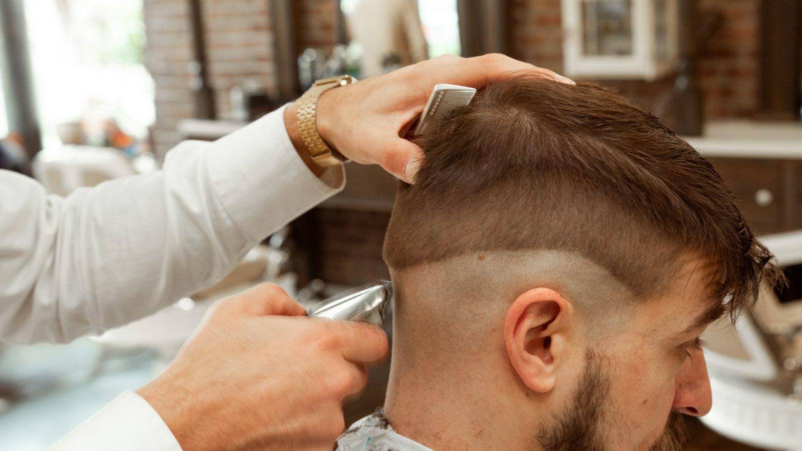 Coiffure homme : quelle coupe choisir selon la forme du visage ?