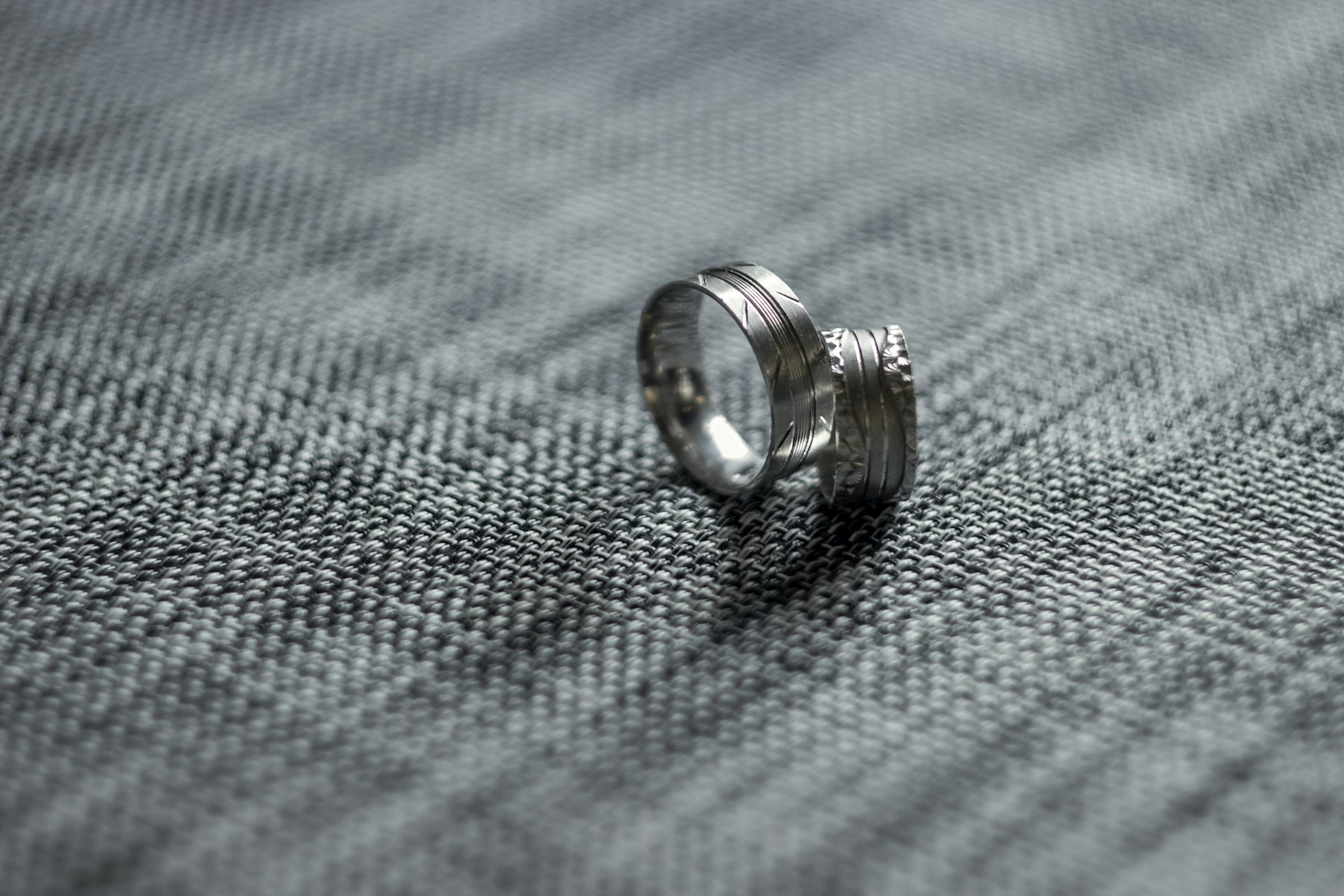 Bijou en argent terni nettoyé en douceur avec un chiffon doux