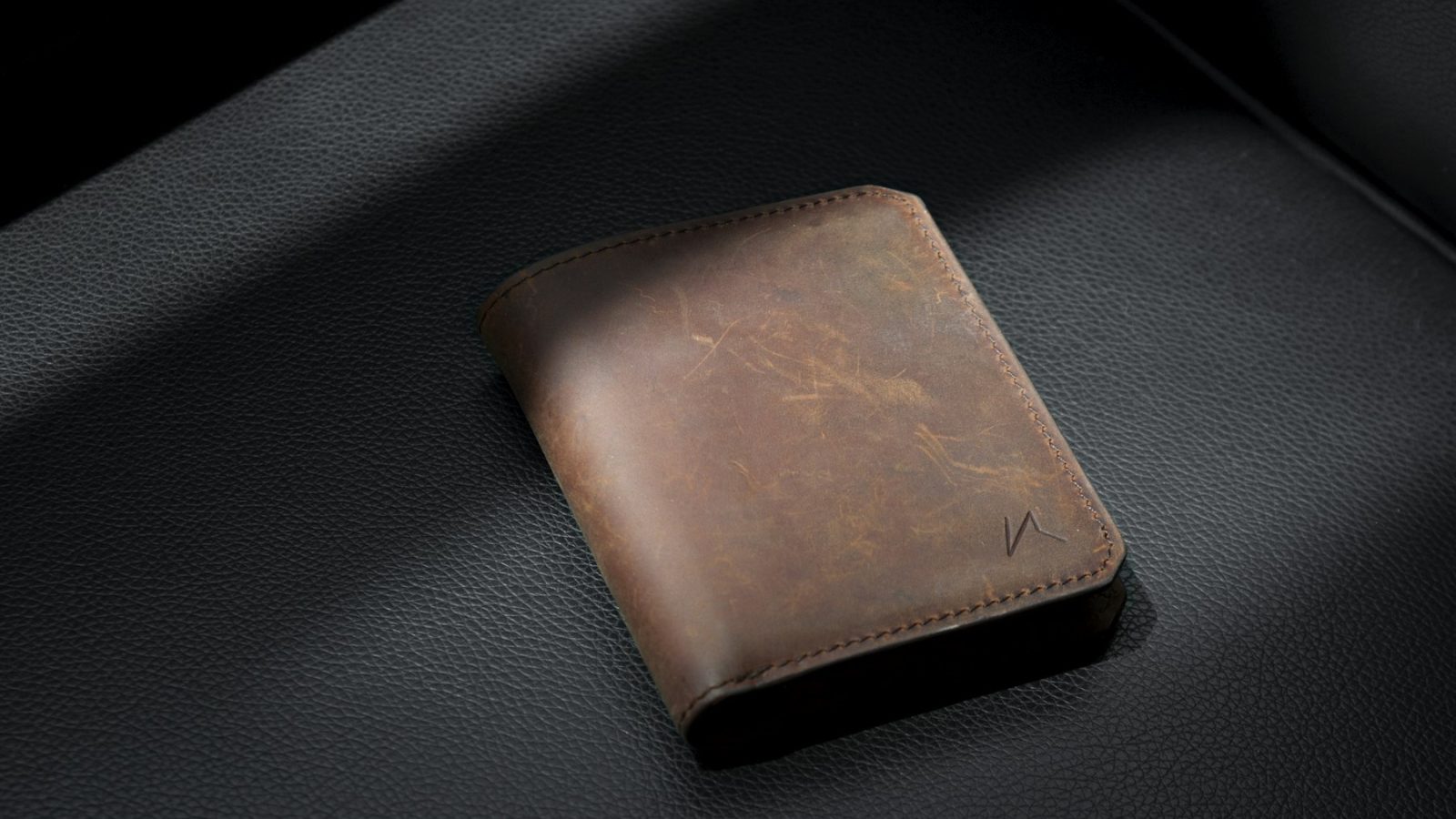 Portefeuille homme : bien choisir format, cuir et finitions